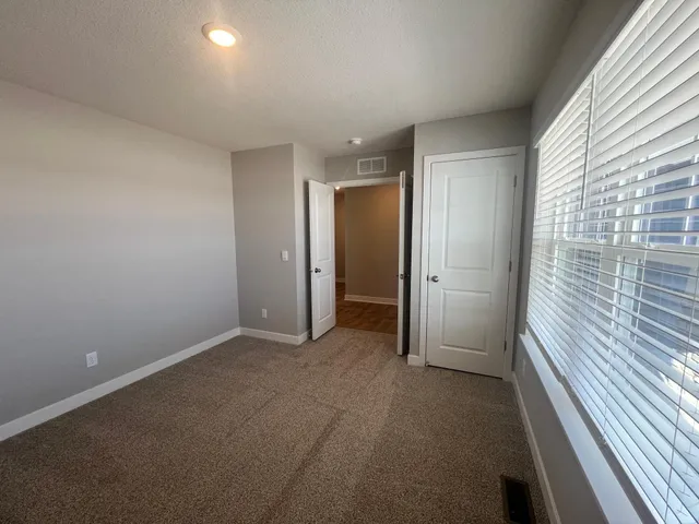 $3,550 | 17373 Dulles Lane, Lakeville, MN 55044