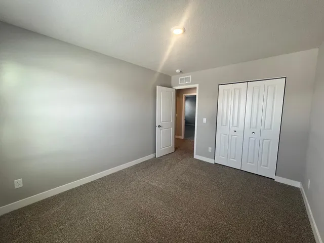 $3,550 | 17373 Dulles Lane, Lakeville, MN 55044