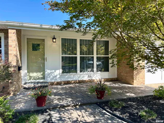 $149,900 | 1406 West Taylor Drive, Carbondale, IL 62901