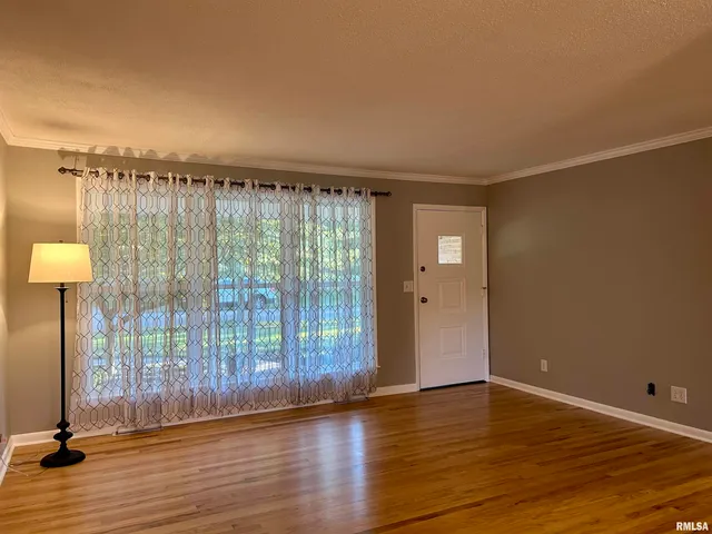 $149,900 | 1406 West Taylor Drive, Carbondale, IL 62901