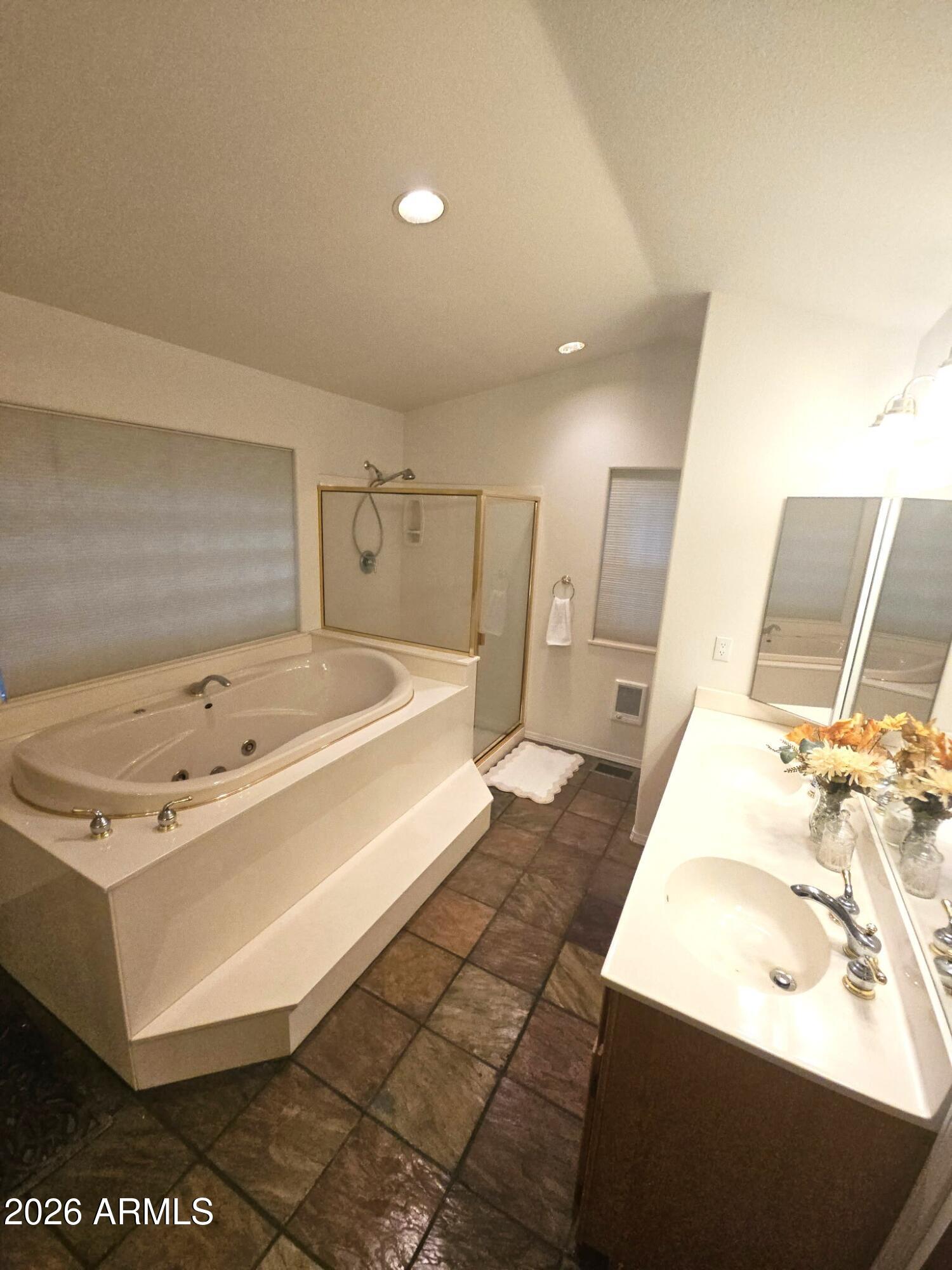 3638 North Whispering Pine Road Pine, AZ 85544 - Photo 19 of 32 Main Bath with Tub & Shower