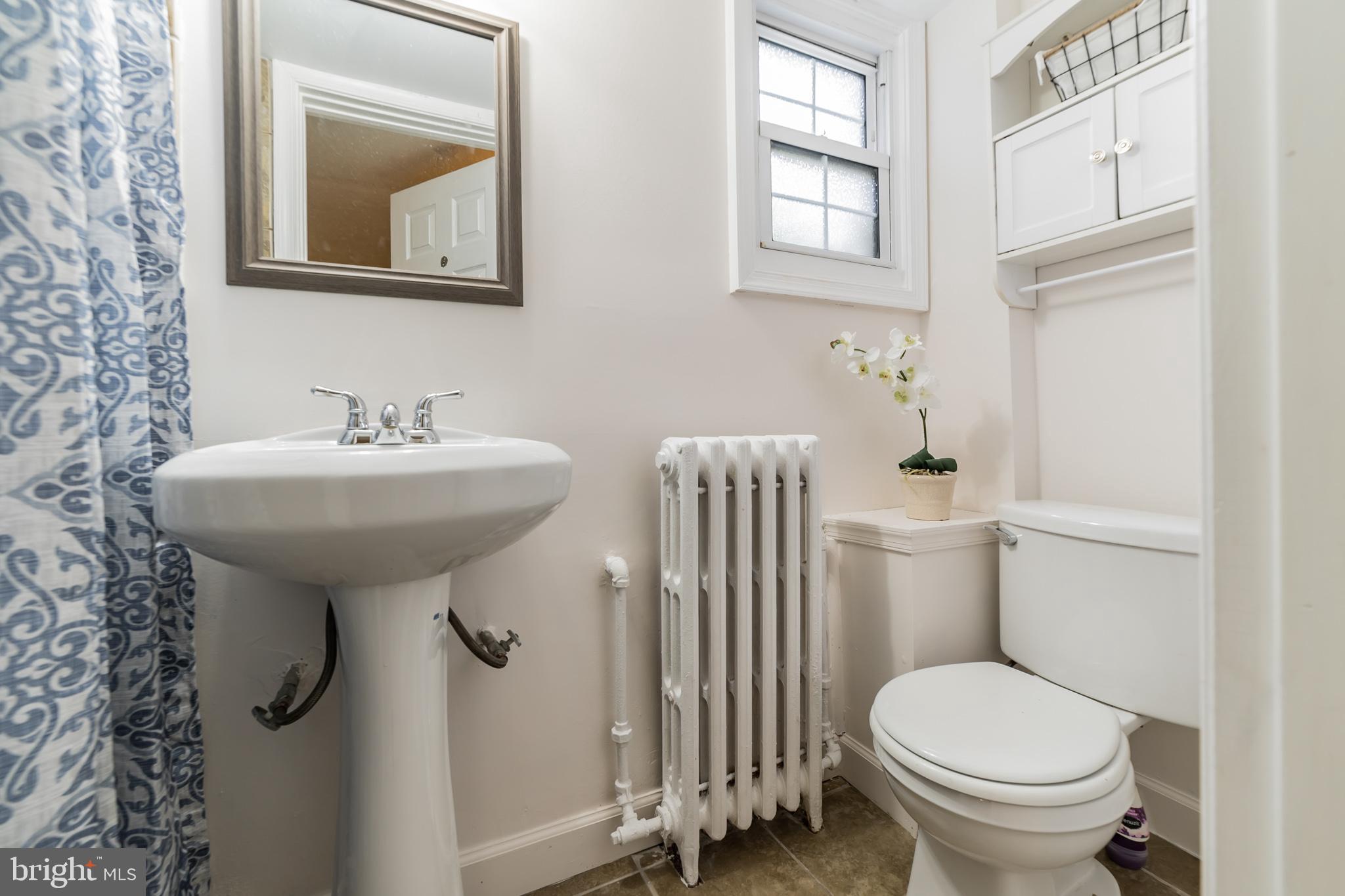 315 Westshire Road Baltimore, MD 21229 - Photo 14 of 25 Basement full bath