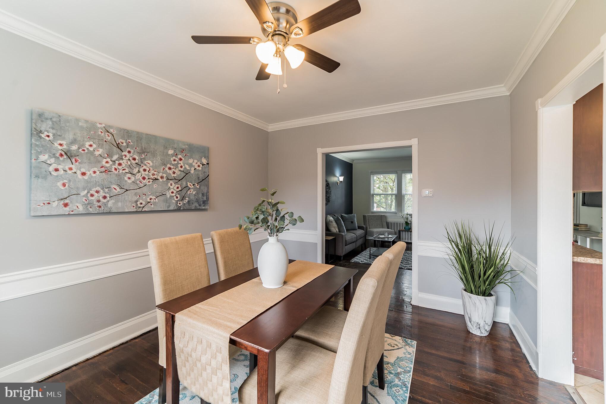 315 Westshire Road Baltimore, MD 21229 - Photo 8 of 25 Dining room with chair rail