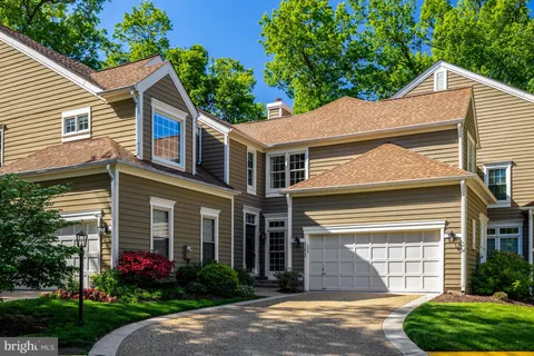$950,000 | 11413 Hollow Timber Way, Reston, VA 20194