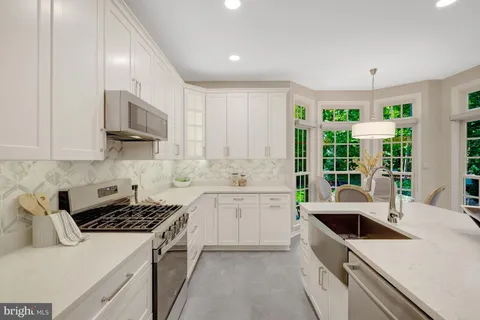 $950,000 | 11413 Hollow Timber Way, Reston, VA 20194