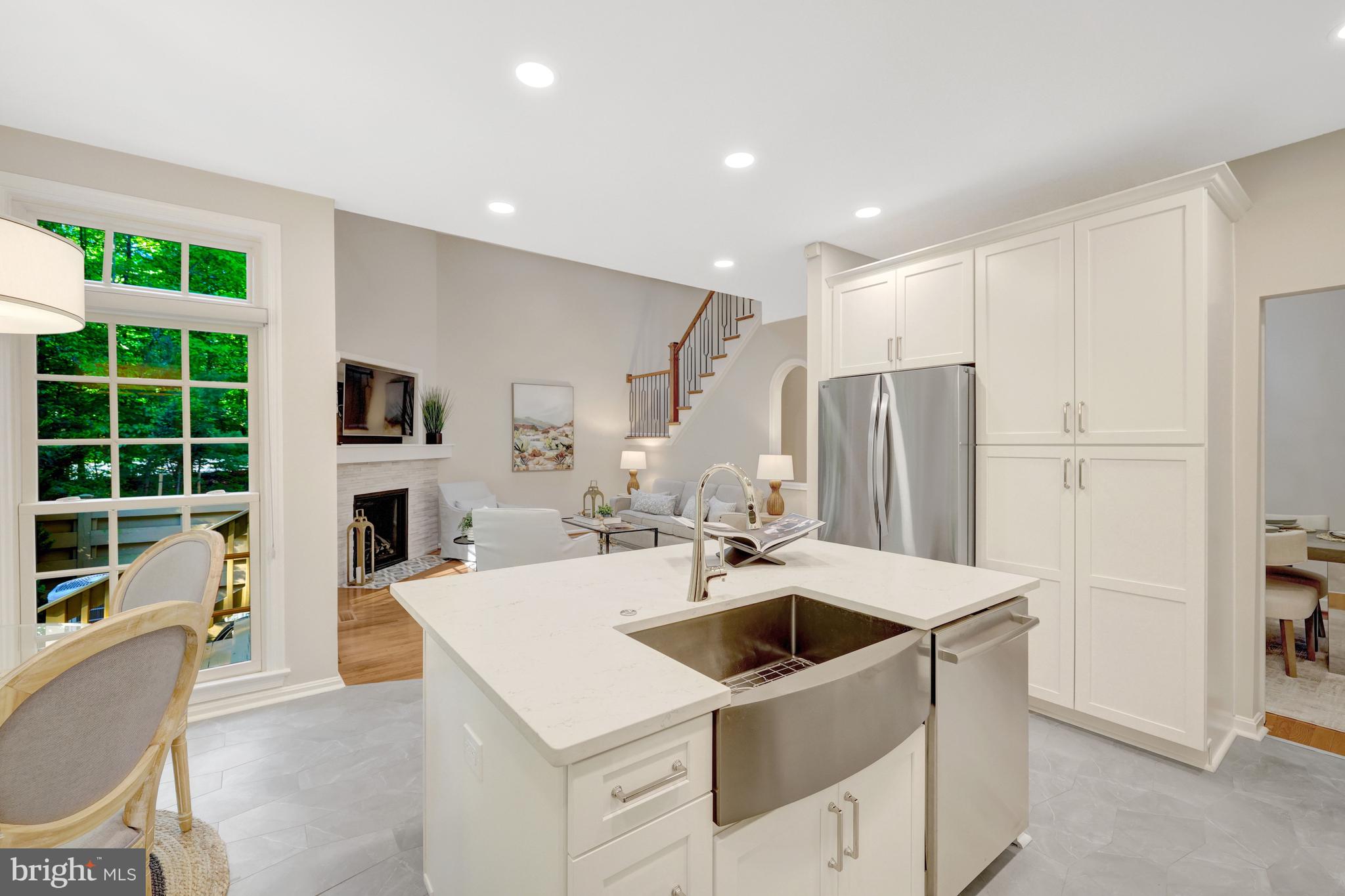 11413 Hollow Timber Way Reston, VA 20194 - Photo 15 of 72 Kitchen / Family Room View