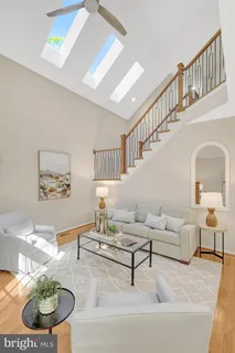 $950,000 | 11413 Hollow Timber Way, Reston, VA 20194