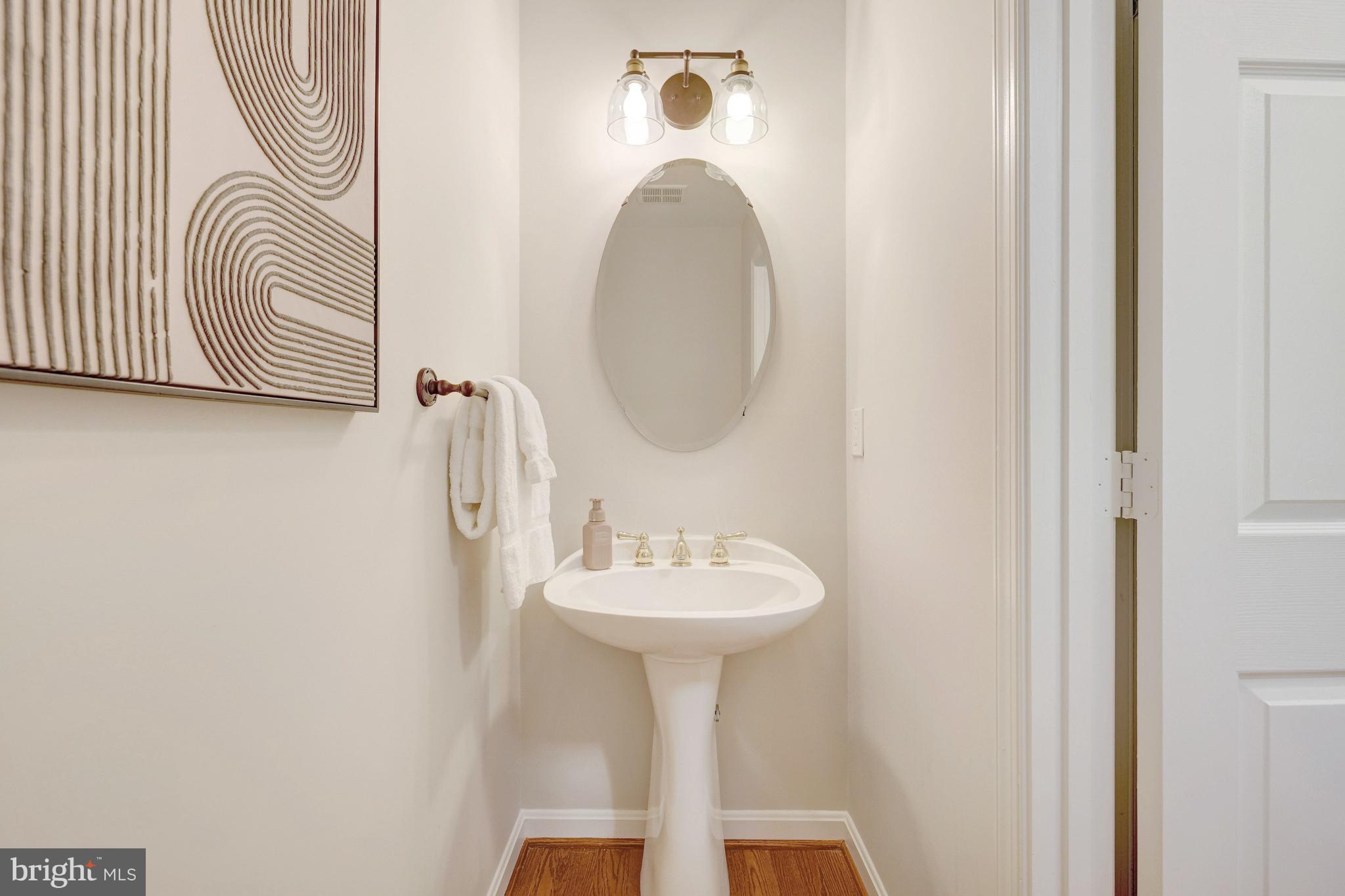 11413 Hollow Timber Way Reston, VA 20194 - Photo 23 of 72 Powder Room