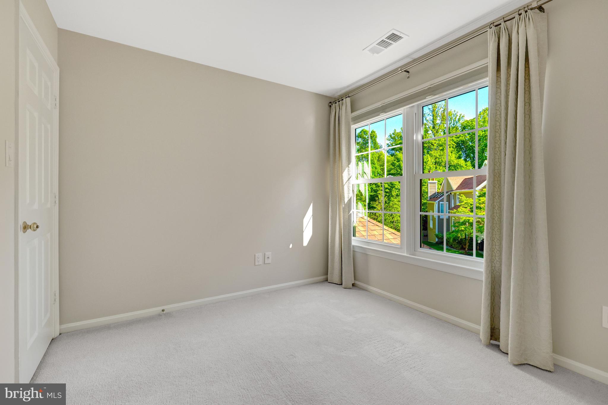 11413 Hollow Timber Way Reston, VA 20194 - Photo 41 of 72 Bedroom 3
