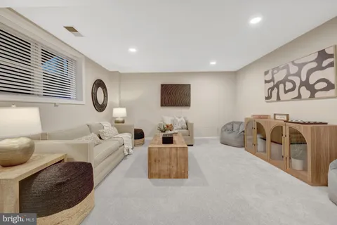 $950,000 | 11413 Hollow Timber Way, Reston, VA 20194