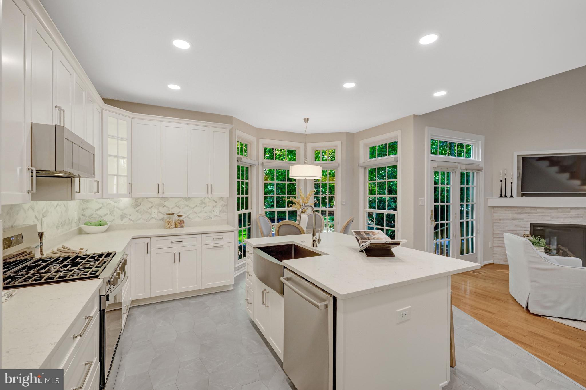 11413 Hollow Timber Way Reston, VA 20194 - Photo 10 of 72 Kitchen