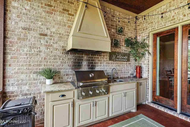 $966,000 | 186 Ironwood Plantation Boulevard, Madison, MS 39110