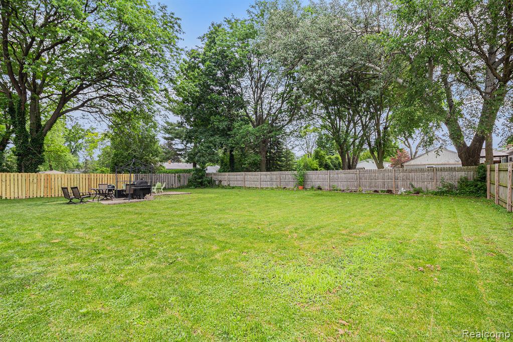 2126 Covert Road Burton, MI 48509 - Photo 19 of 22