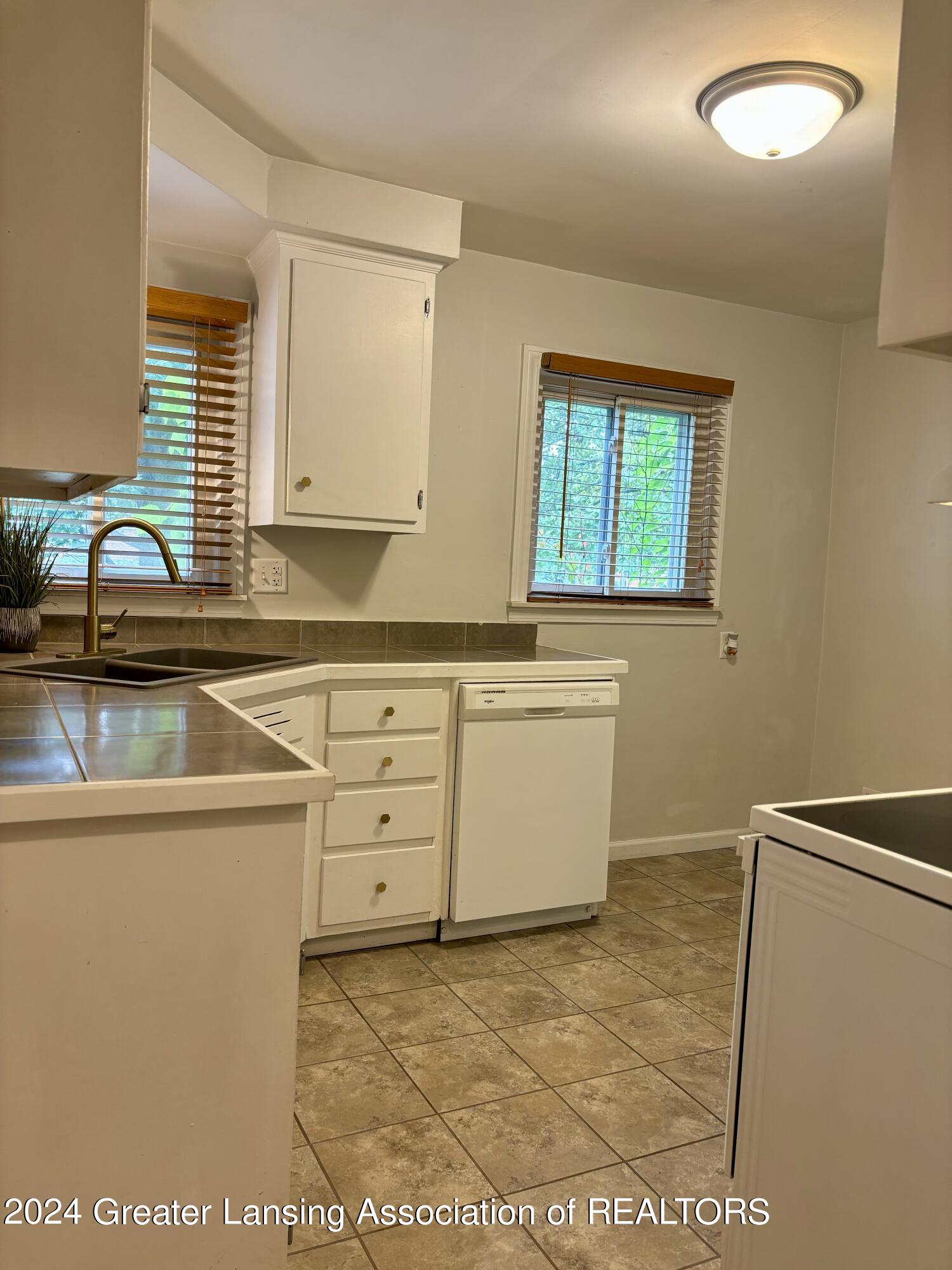 2304 Barstow Road Lansing, MI 48906 - Photo 8 of 22 IMG_0268