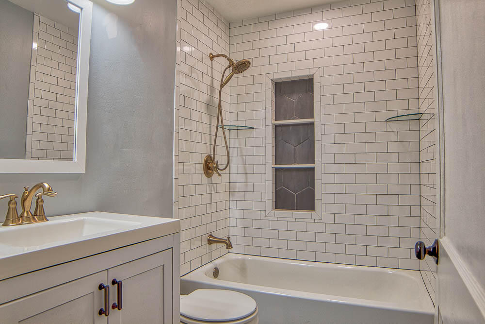 16 Edwards Terrace Chattanooga, TN 37412 - Photo 16 of 19 bathroom