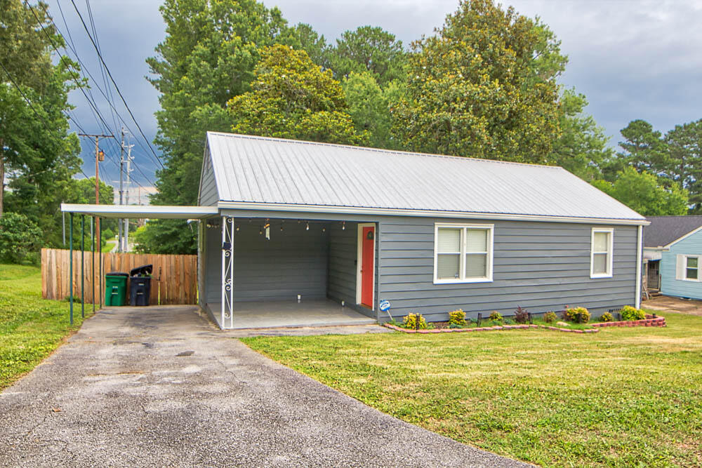 16 Edwards Terrace Chattanooga, TN 37412 - Photo 3 of 19 front 3