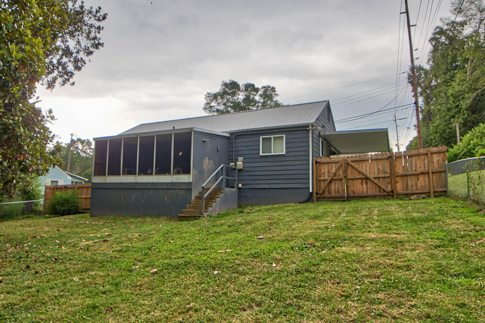 16 Edwards Terrace Chattanooga, TN 37412 - Photo 5 of 19 rear ext 2