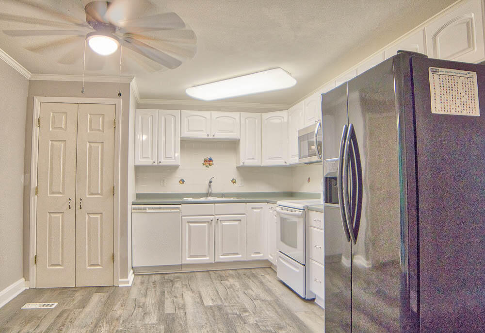16 Edwards Terrace Chattanooga, TN 37412 - Photo 10 of 19 kitchen