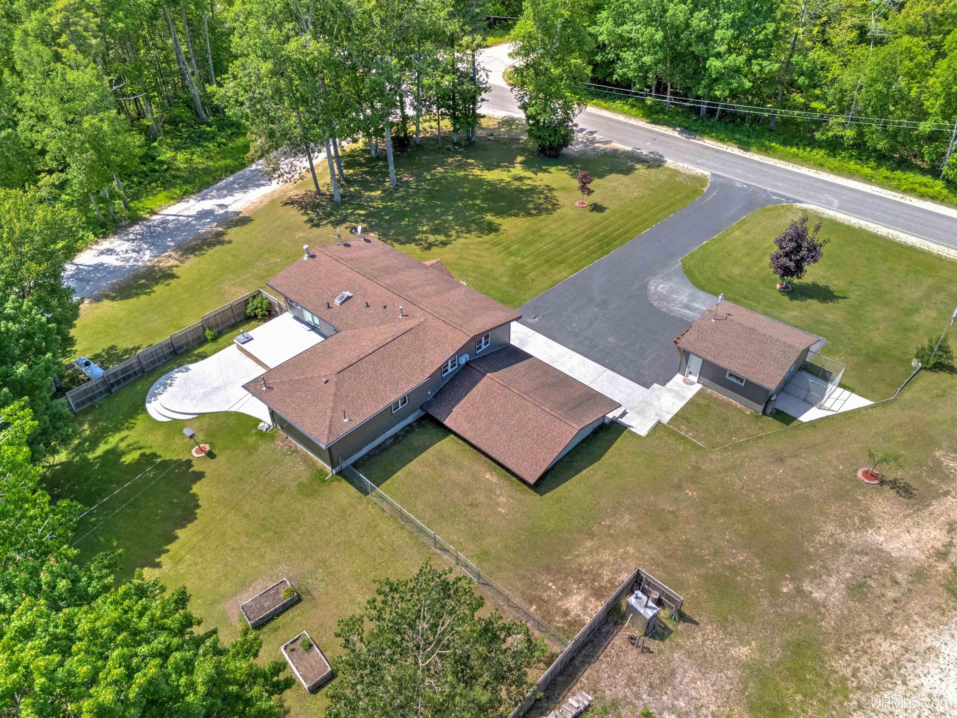 506 N East Gulliver Lake Road Gulliver, MI 49840 - Photo 40 of 46