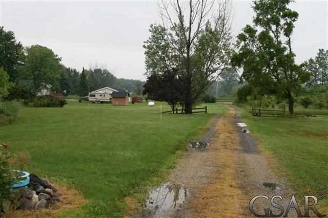 9886 Godfrey Road Bancroft, MI 48414 - Photo 19 of 19 31155956-18.JPG