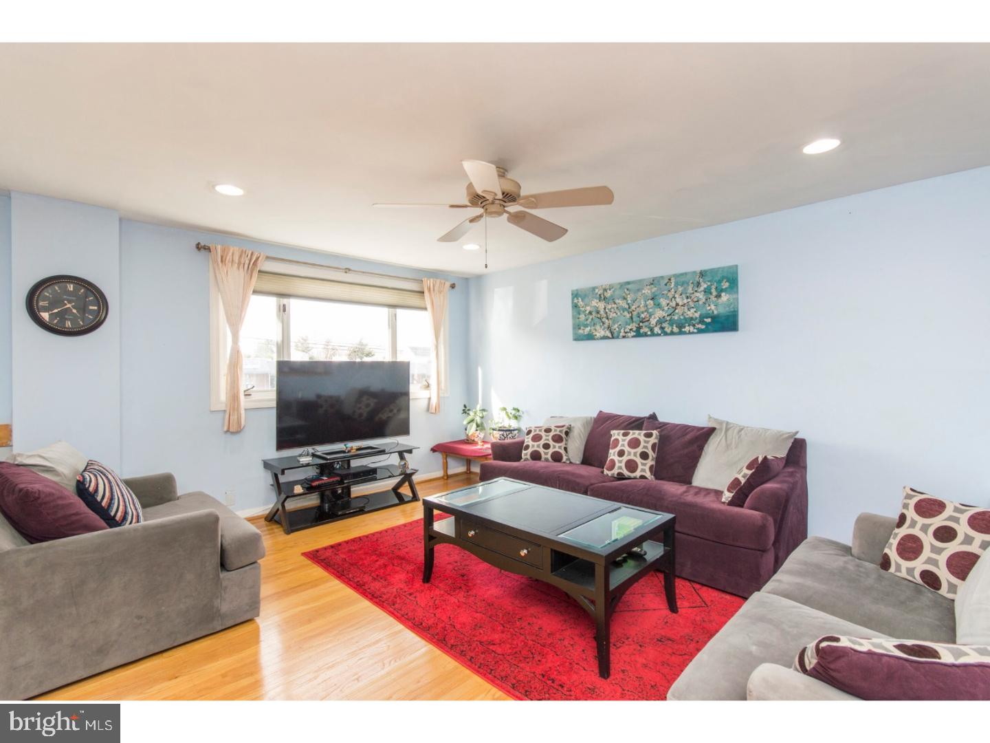9151 Ashton Road Philadelphia, PA 19114 - Photo 1 of 25 Living Room
