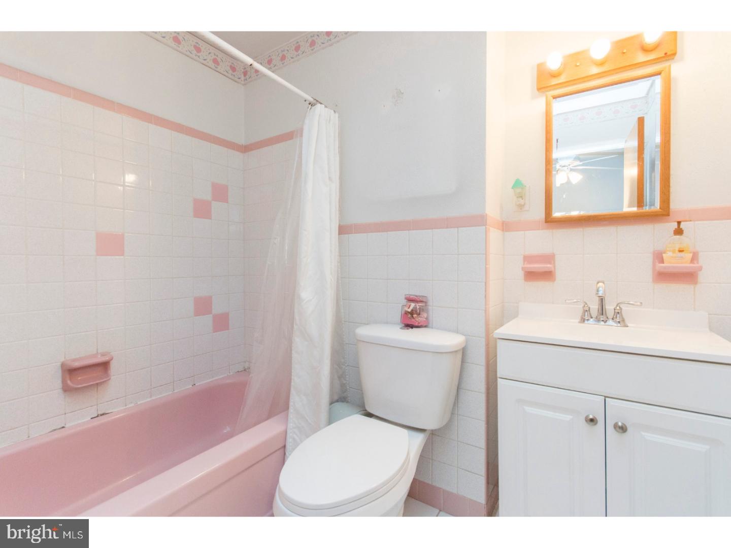 9151 Ashton Road Philadelphia, PA 19114 - Photo 16 of 25 Bathroom