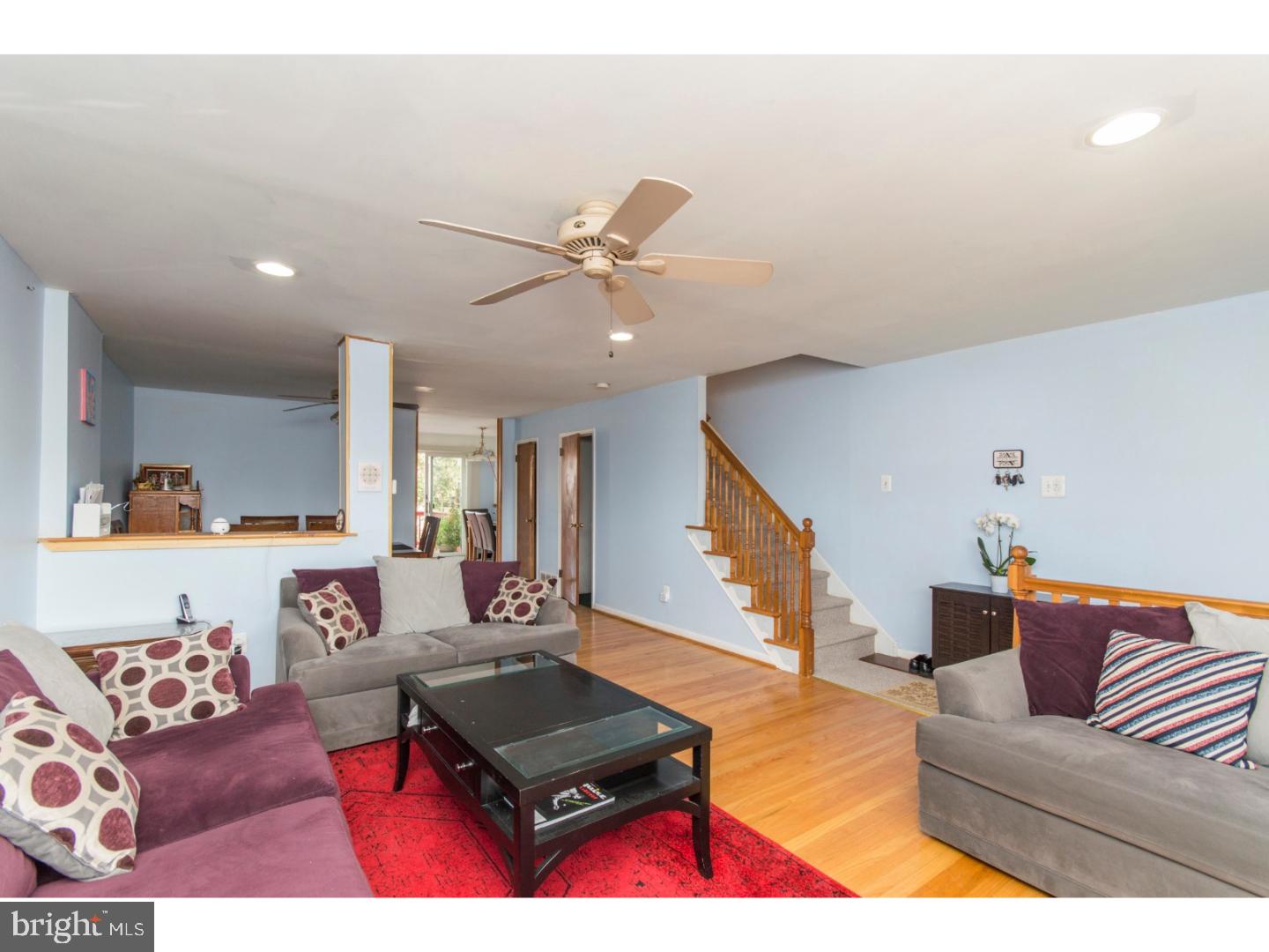 9151 Ashton Road Philadelphia, PA 19114 - Photo 3 of 25 Living Room