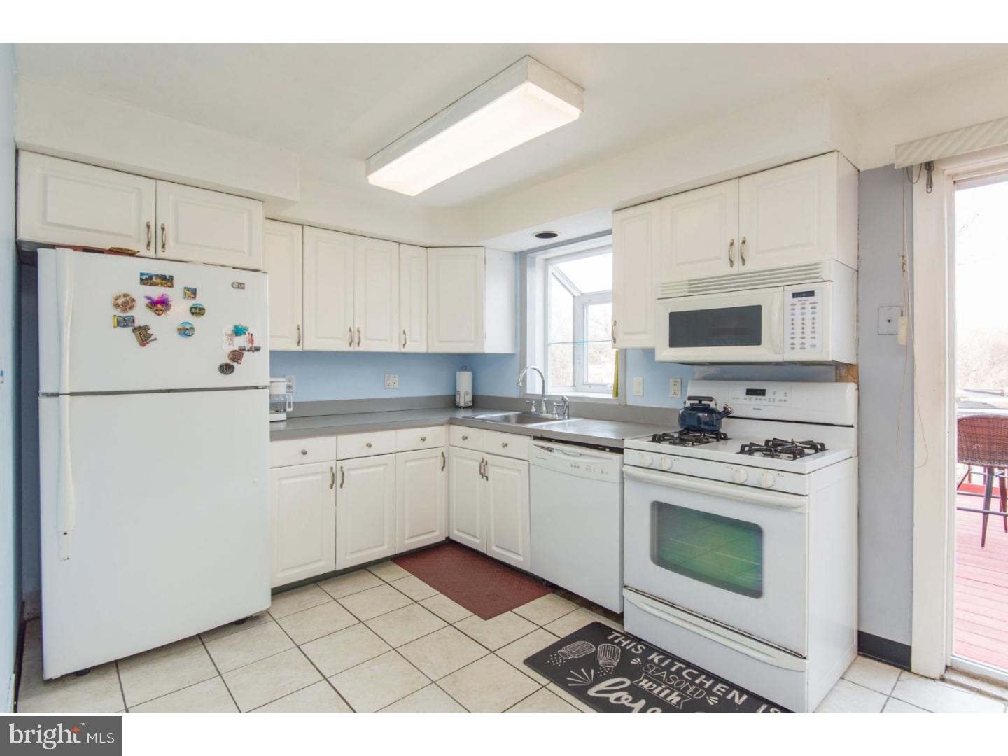 9151 Ashton Road Philadelphia, PA 19114 - Photo 8 of 25 Kitchen