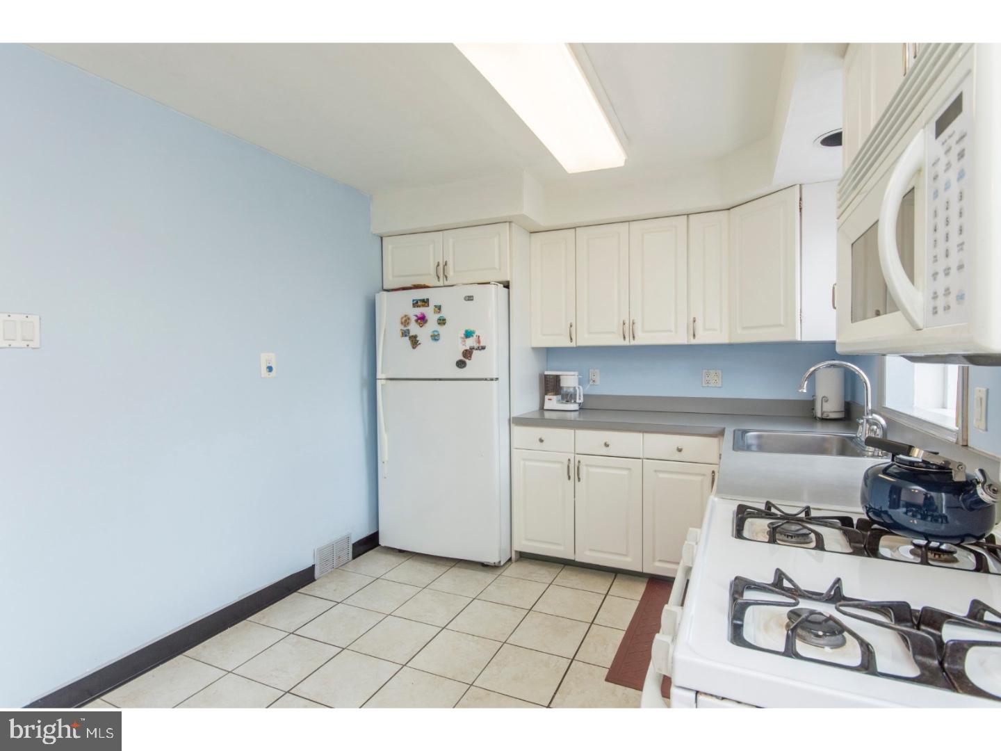 9151 Ashton Road Philadelphia, PA 19114 - Photo 9 of 25 Kitchen