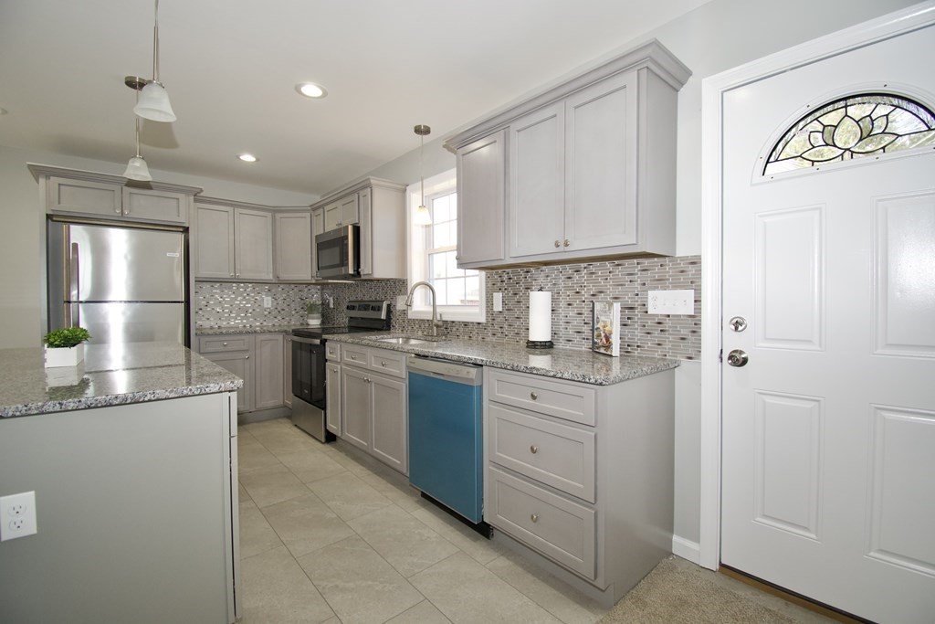 70 Wrentham Road Springfield, MA 01119 - Photo 4 of 29 Gallery Image 4