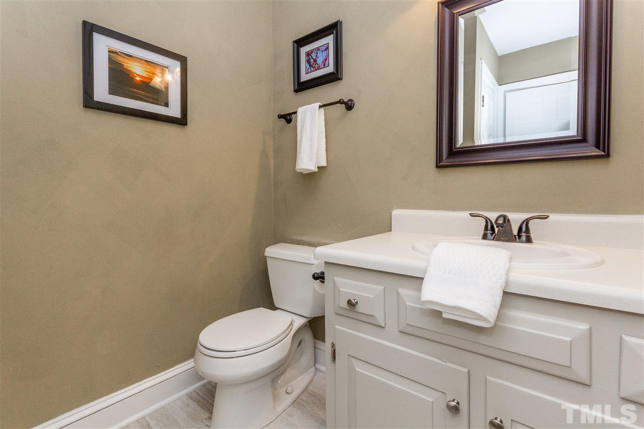7504 Chippenham Court Raleigh, NC 27613 - Photo 8 of 25 Gallery Image 8