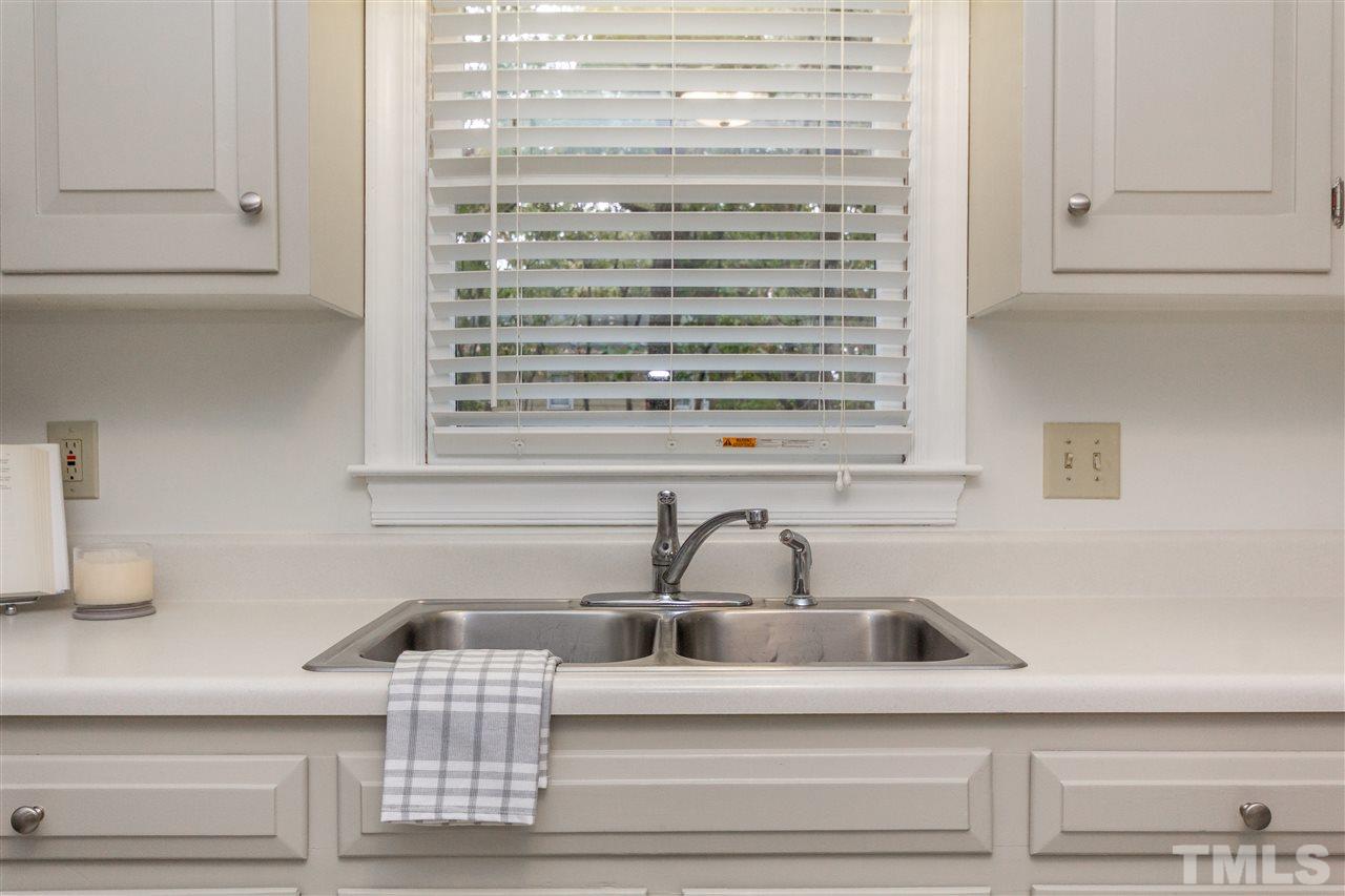 7504 Chippenham Court Raleigh, NC 27613 - Photo 10 of 25 Gallery Image 10