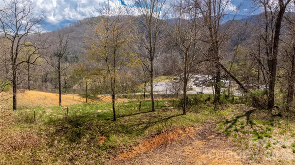 $90,000 | 90 Last Coyote Trail, Canton, NC 28716