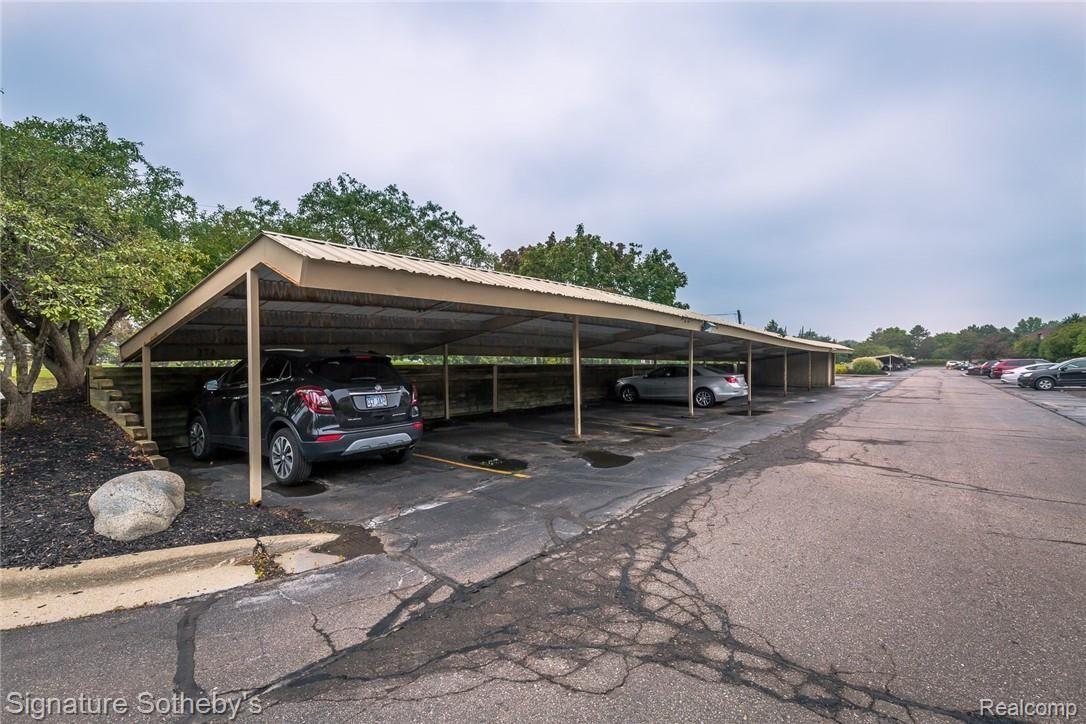 27264 Evergreen Road Southfield, MI 48076 - Photo 22 of 22 Carport