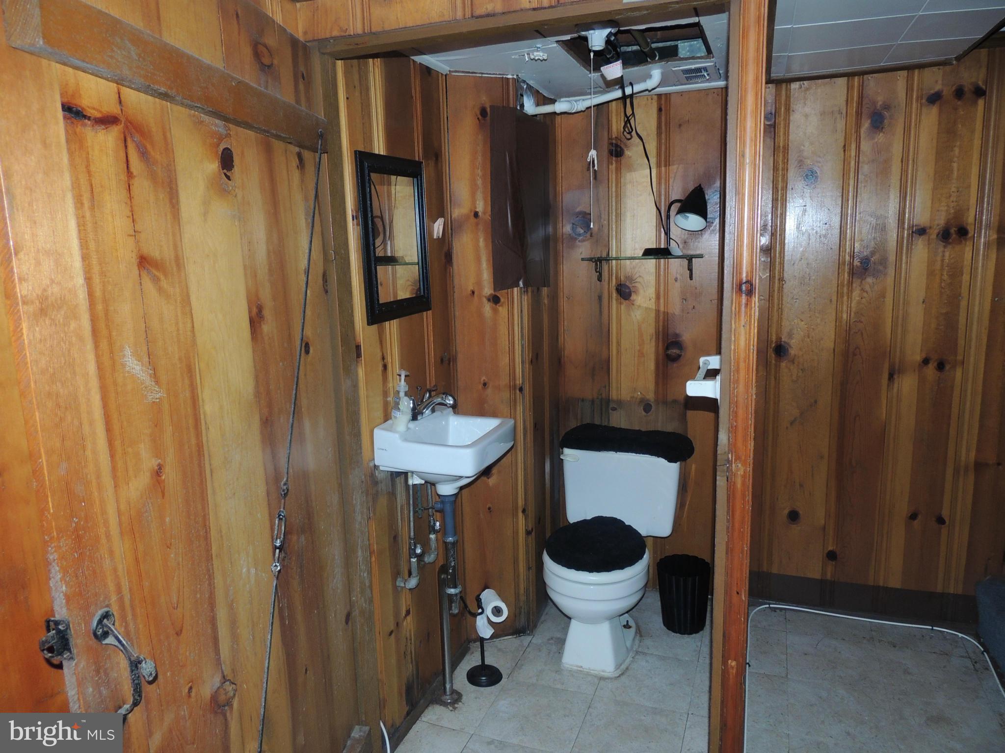 5408 Lothian Road Baltimore, MD 21212 - Photo 14 of 21 Bath