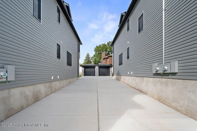 $1,399,000 | 5635 Amboy Road | Prince's Bay