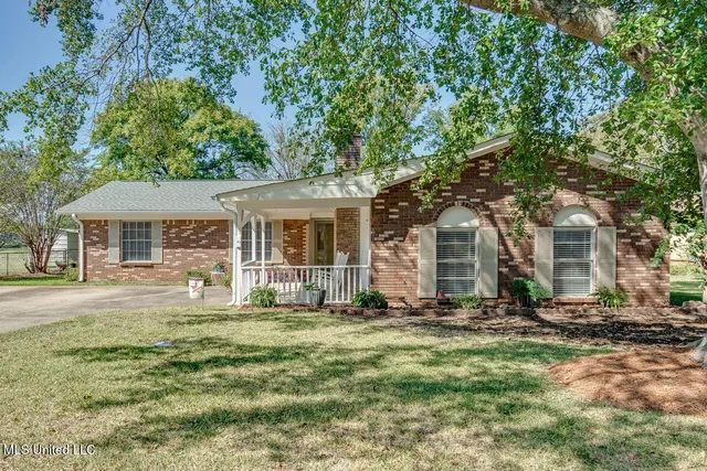 $214,900 | 215 Cloverdale Place, Pearl, MS 39208