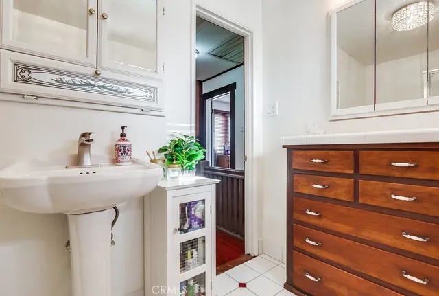 $1,350,000 | 2815 East 5th Street, Long Beach, CA 90814