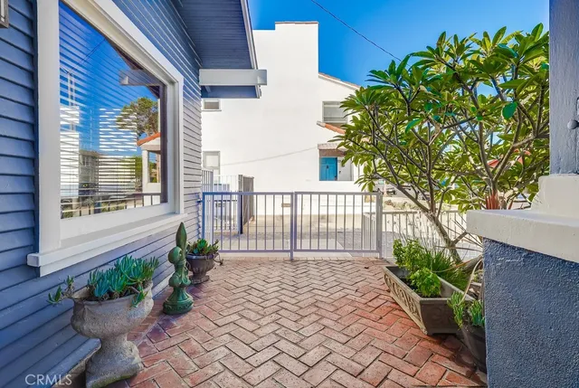 $1,350,000 | 2815 East 5th Street, Long Beach, CA 90814