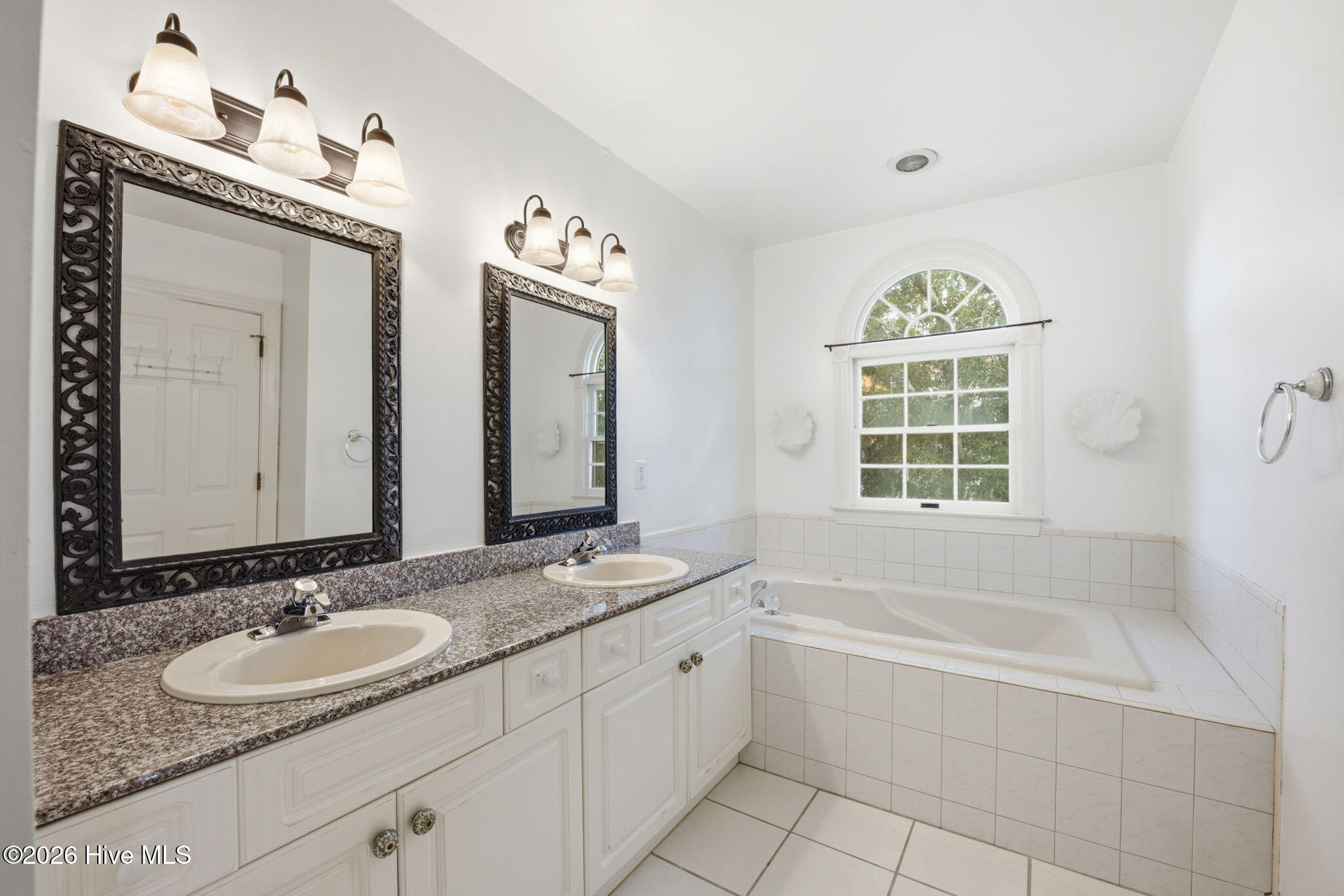 957 Becton Road Havelock, NC 28532 - Photo 46 of 59 Double Vanity and Jetted Tub