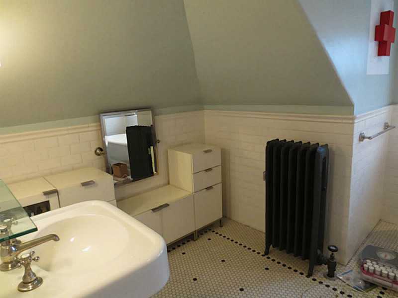 61 Windsor Road Cranston, RI 02905 - Photo 10 of 25 Master Bath/Spa.