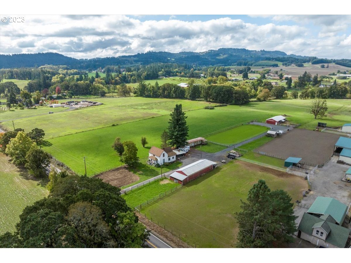 13805 Northeast Tangen Road Newberg, OR 97132 - Photo 1 of 17 Gallery Image 1