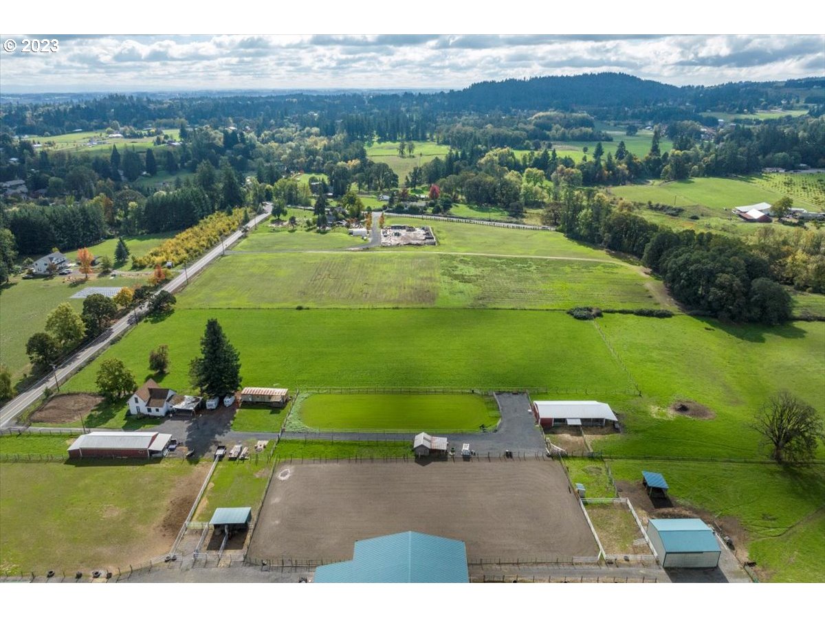 13805 Northeast Tangen Road Newberg, OR 97132 - Photo 13 of 17 Gallery Image 13
