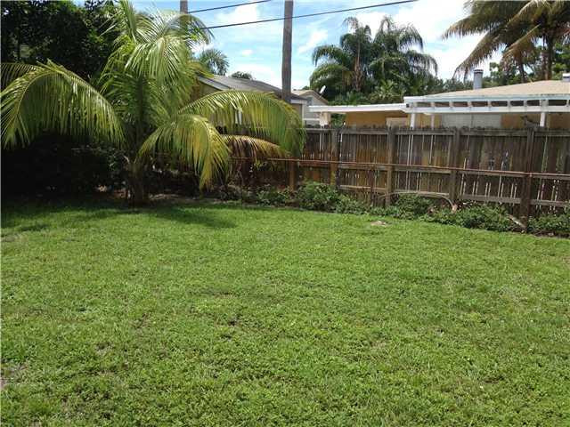 4731 Peters Road Plantation, FL 33317 - Photo 14 of 19 Yard/Garden