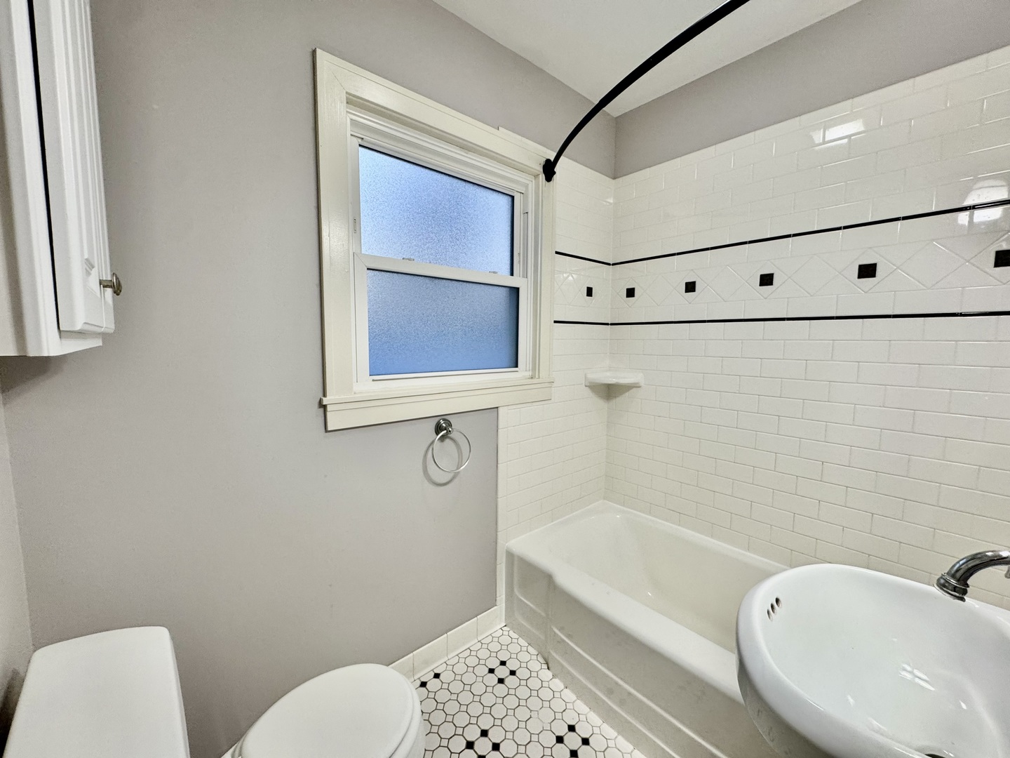 28 Batavia Road Warrenville, IL 60555 - Photo 15 of 17 a bathroom with a bathtub and a toilet