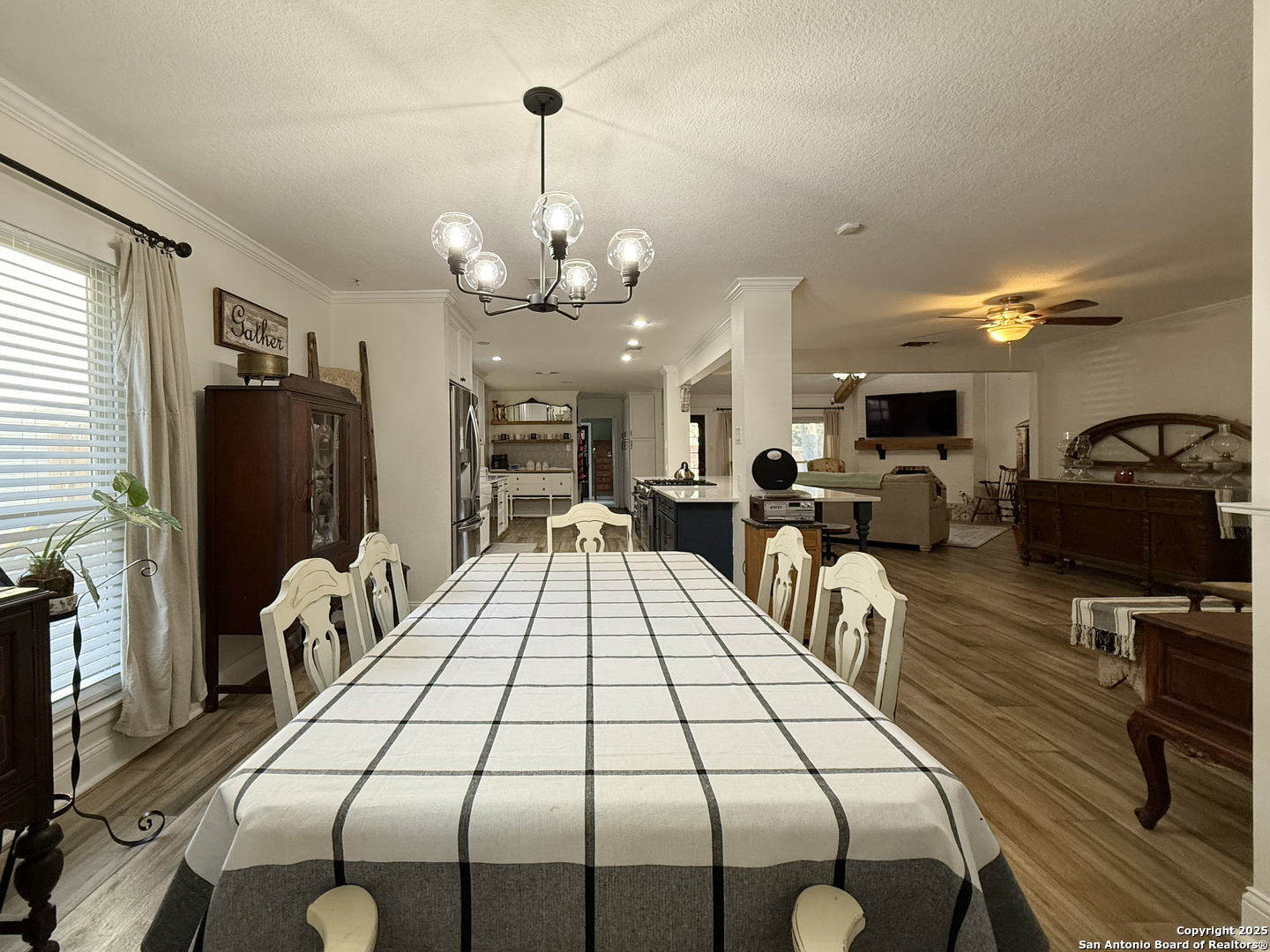 12518 Chateau Forest Lane San Antonio, TX 78230 - Photo 25 of 37 a very nice looking dining room with furniture