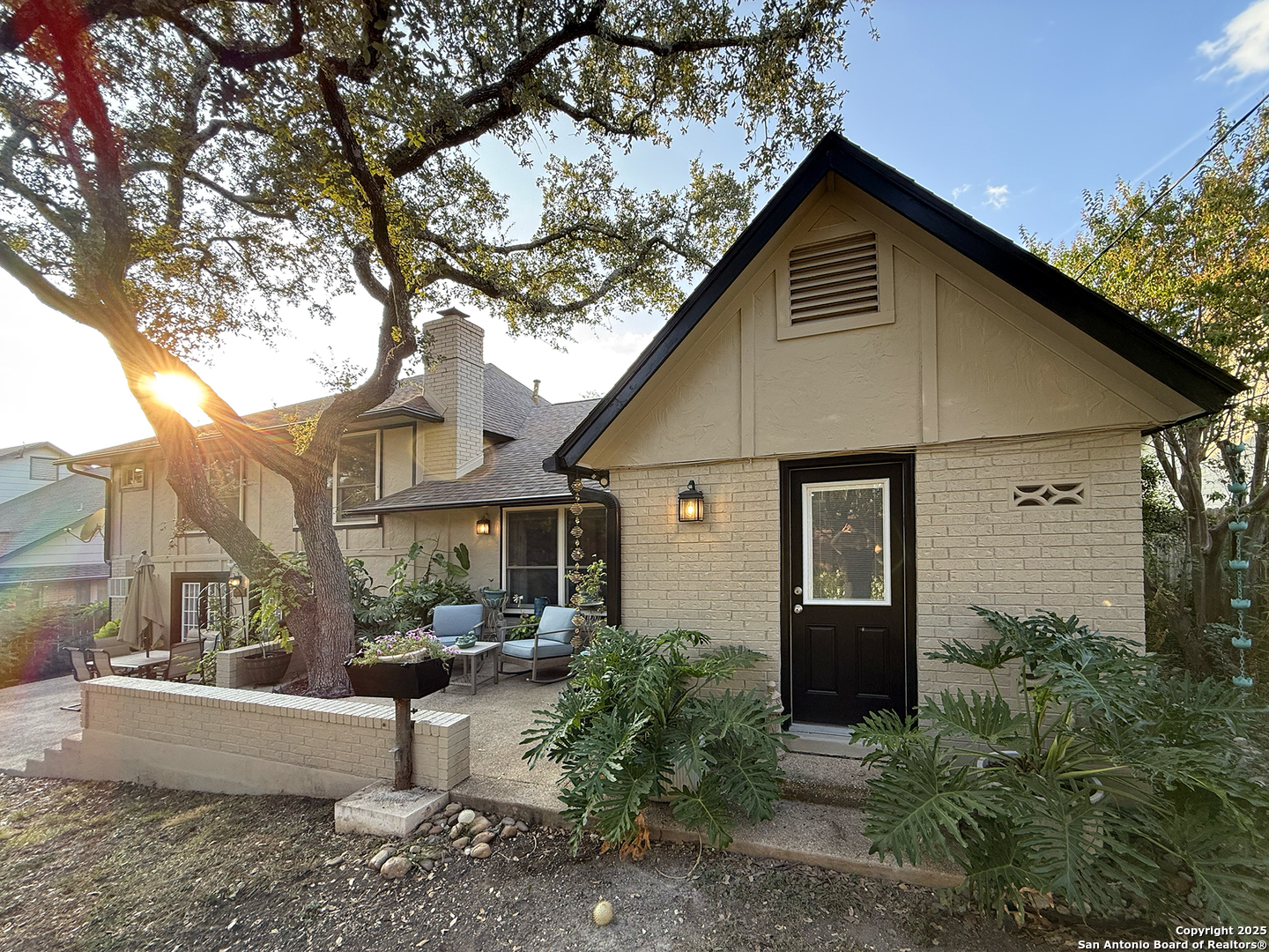 12518 Chateau Forest Lane San Antonio, TX 78230 - Photo 5 of 37 a front view of a house with yard