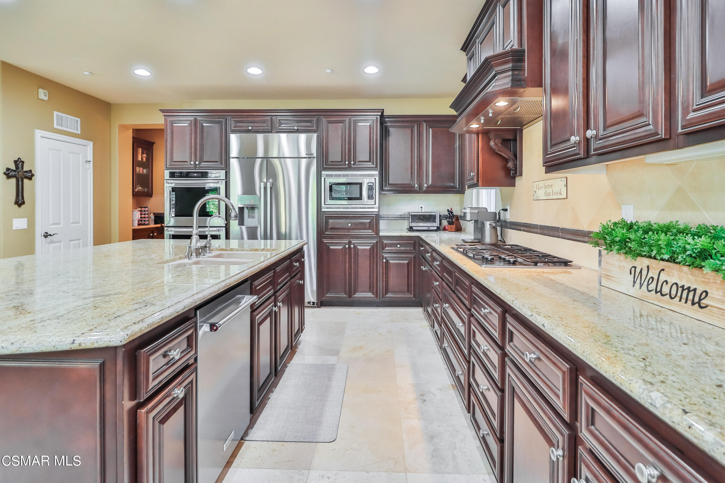 4025 Eagle Flight Drive Simi Valley, CA 93065 - Photo 12 of 60 dKitchen and Dining7