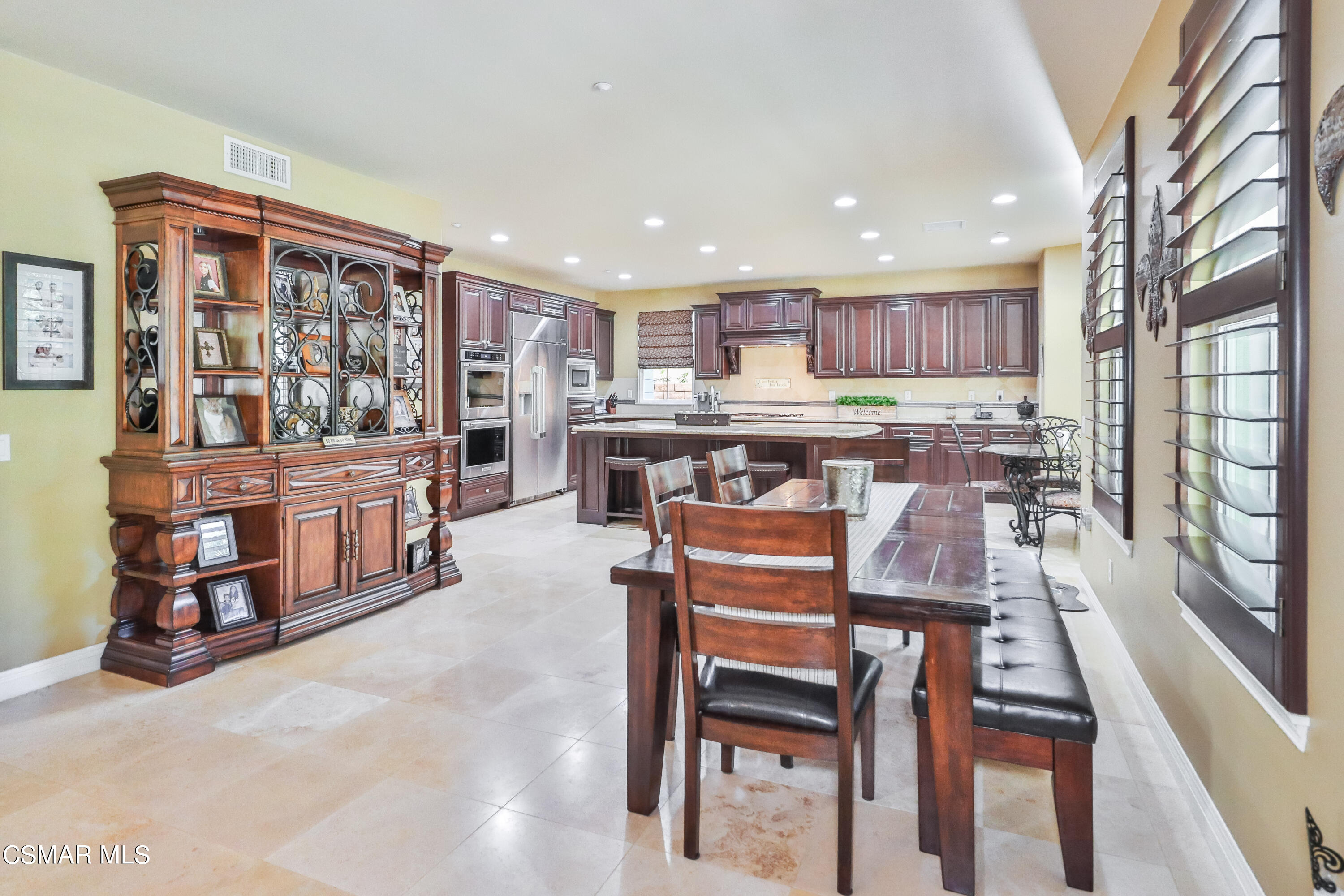 4025 Eagle Flight Drive Simi Valley, CA 93065 - Photo 18 of 60 dKitchen and Dining2