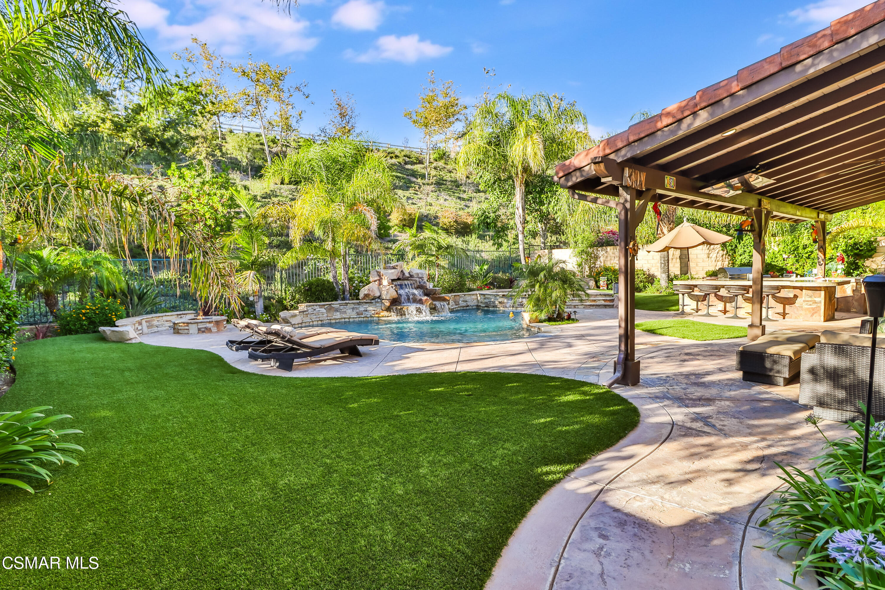4025 Eagle Flight Drive Simi Valley, CA 93065 - Photo 59 of 60 a view of a backyard with swimming pool